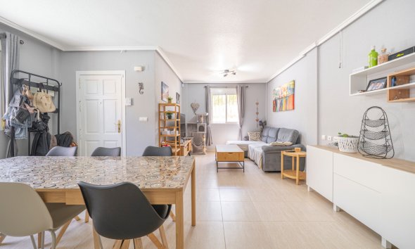 Resale - Townhouse -
Ciudad Quesada