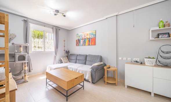Resale - Townhouse -
Ciudad Quesada