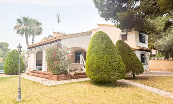Resale - Villa -
Orihuela Costa - Punta Prima