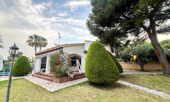 Reventa - Villa -
Orihuela Costa - Punta Prima