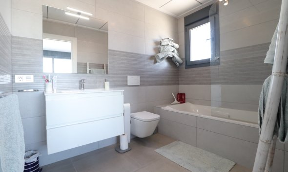 Reventa - Villa -
Benimar - Benimar III