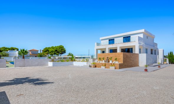 Gensalg - Country House -
Los Montesinos - La Herrada
