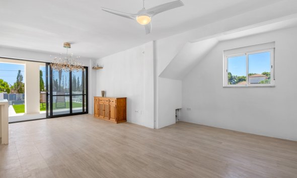 Gensalg - Country House -
Los Montesinos - La Herrada