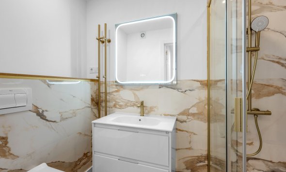 Reventa - apartment -
Torrevieja - Punta Prima