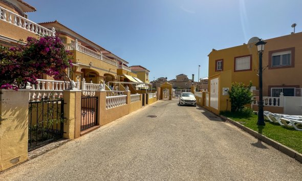 Gensalg - Rækkehus -
Orihuela Costa - La Regia