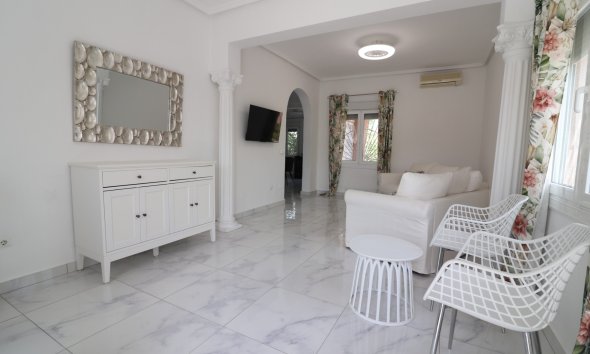 Reventa - Villa -
Ciudad Quesada - La Fiesta