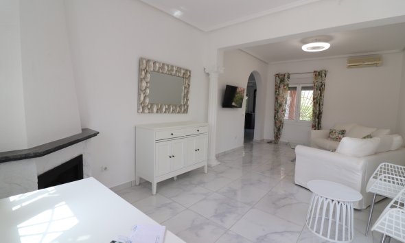Reventa - Villa -
Ciudad Quesada - La Fiesta