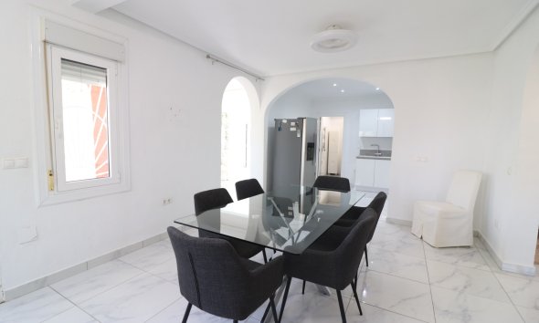 Reventa - Villa -
Ciudad Quesada - La Fiesta