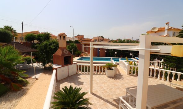 Reventa - Villa -
Ciudad Quesada - La Fiesta