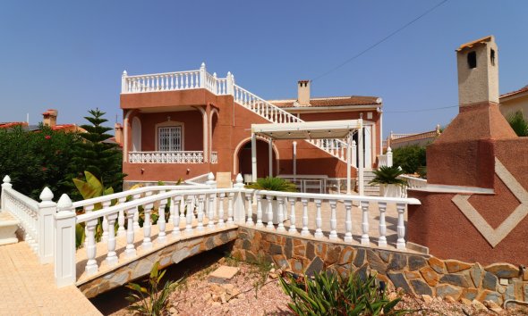Reventa - Villa -
Ciudad Quesada - La Fiesta