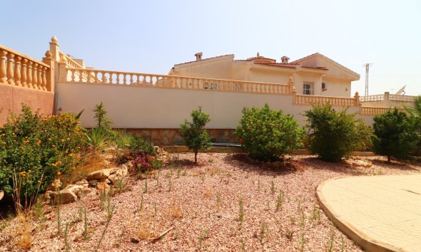 Reventa - Villa -
Ciudad Quesada - La Fiesta