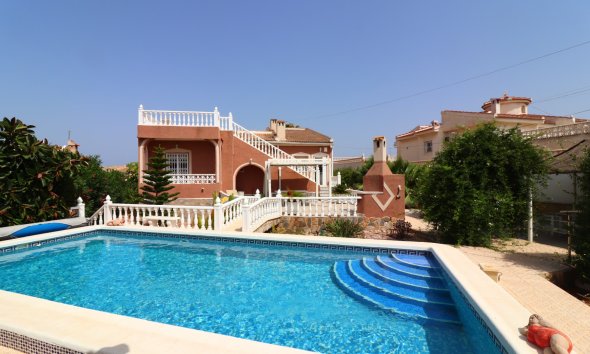Reventa - Villa -
Ciudad Quesada - La Fiesta