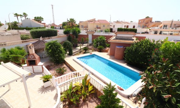 Reventa - Villa -
Ciudad Quesada - La Fiesta