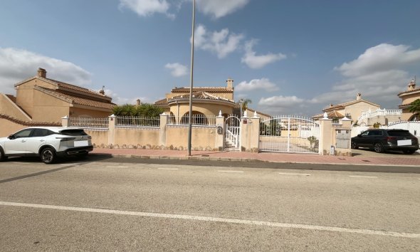 Reventa - Villa -
Ciudad Quesada - Airstrip