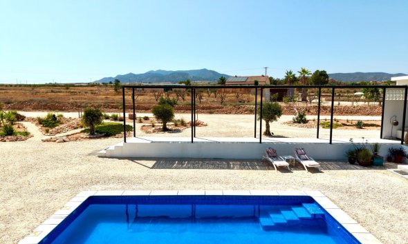 Resale - Villa -
Pinoso