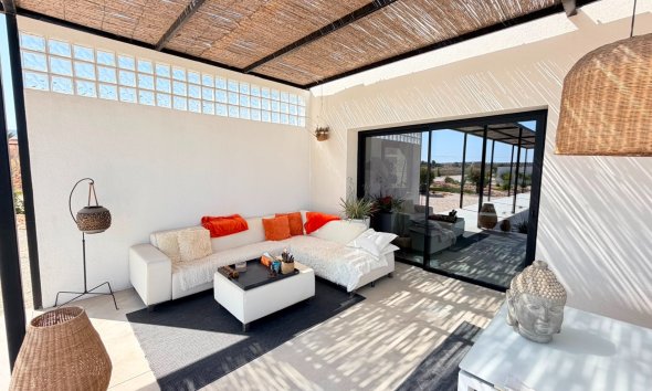 Resale - Villa -
Pinoso
