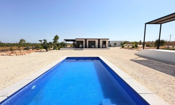 Resale - Villa -
Pinoso