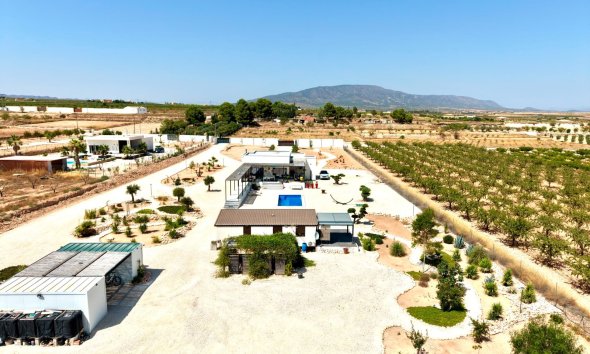 Resale - Villa -
Pinoso