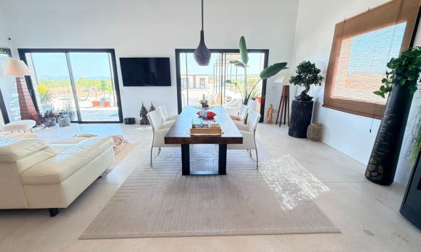 Resale - Villa -
Pinoso