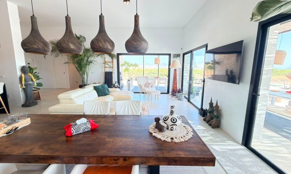 Resale - Villa -
Pinoso