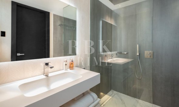 Reventa - apartment -
Malaga - Nueva Andalucía