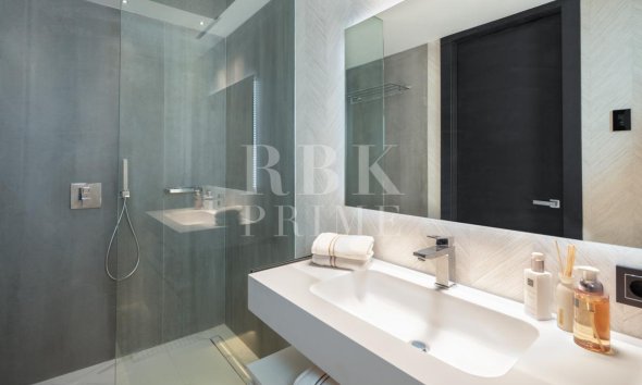 Reventa - apartment -
Malaga - Nueva Andalucía