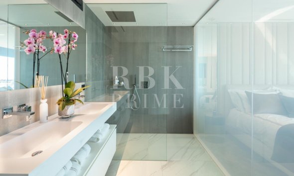 Reventa - apartment -
Malaga - Nueva Andalucía