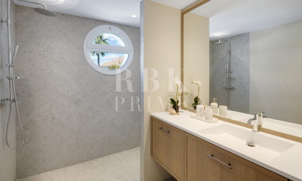 Resale - apartment -
Marbella