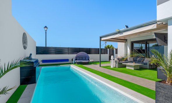 Gensalg - Villa -
Fortuna - Urbanizacion Las Kalendas