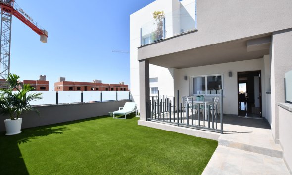Nybyggeri - high-bungalow -
San Miguel de Salinas