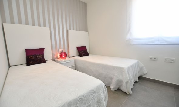 Nybyggeri - low-bungalow -
San Miguel de Salinas